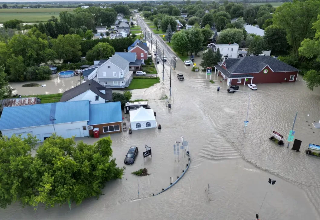 CBC: On Saturday, flooding consumed parts of Yamachiche, Que. The municipality had encouraged residents to stop circulting on the streets. (Municipalité d'Yamachiche/Facebook)