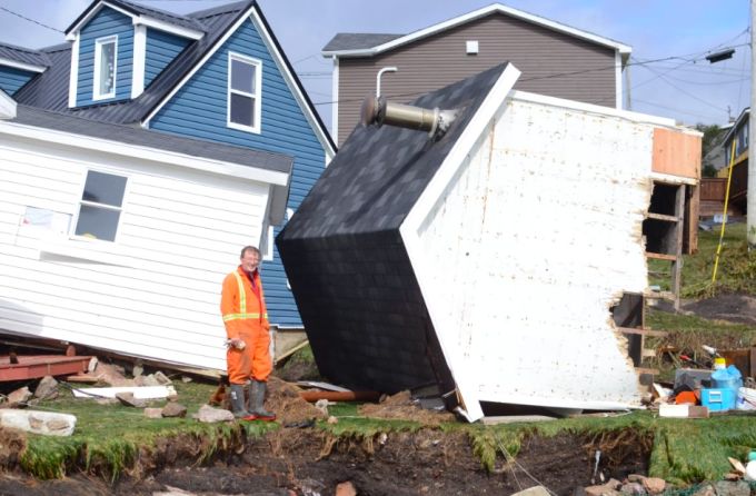 On Sunday, Burgeo residents surveyed the destruction left by post-tropical storm Fiona. (James Grudic/CBC)