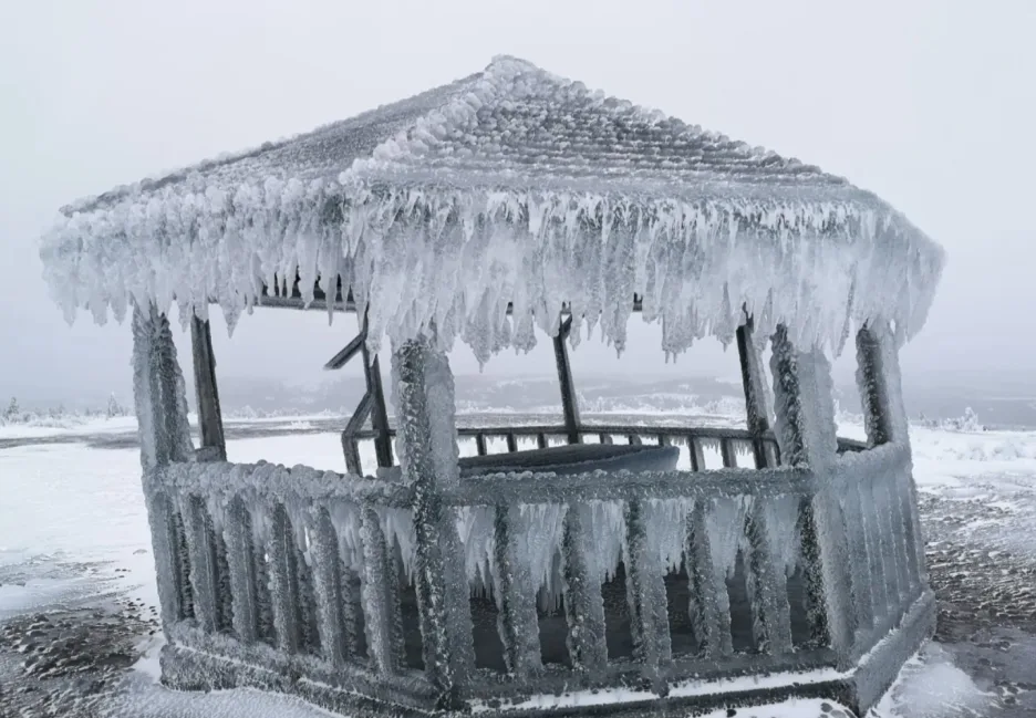'Iceageddon': Epic freezing rain encases eastern Canadian town in ice