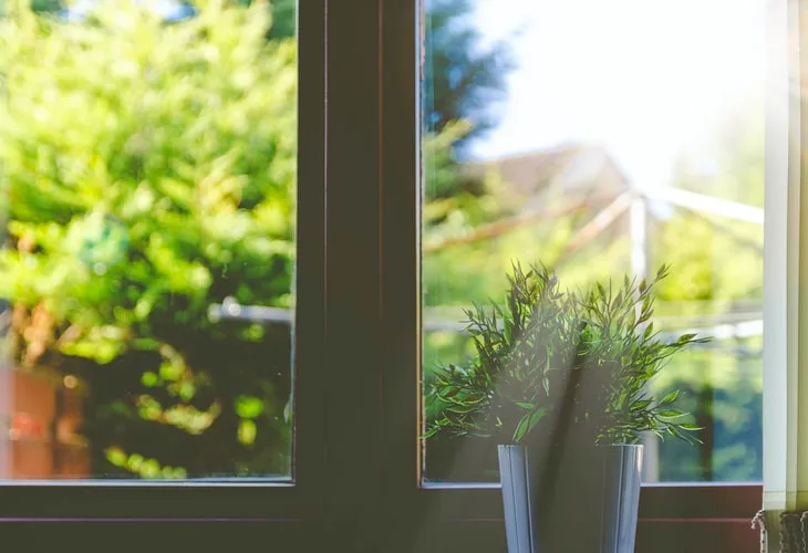 Pas d’air conditionné ? Voici cinq techniques pour se rafraîchir