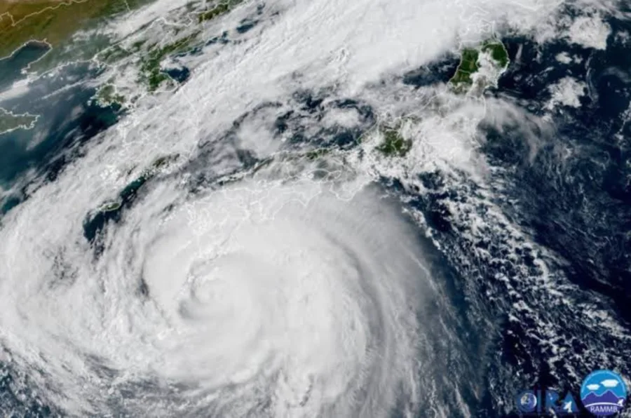 Deadly typhoon batters Japan with record rain