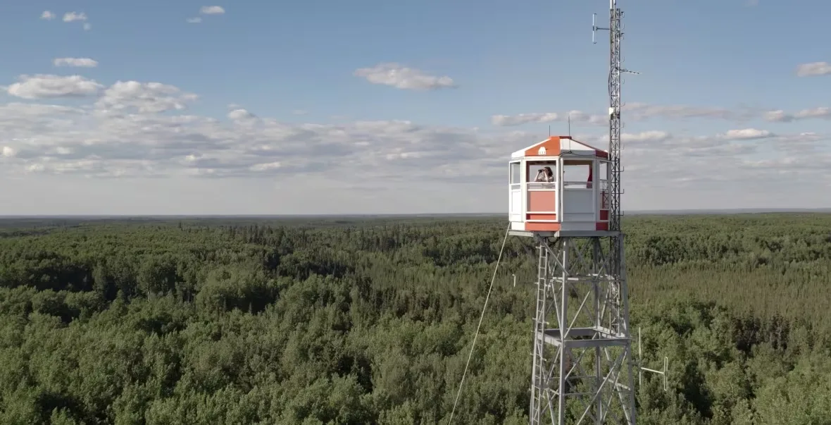 fire-tower-boreal-forest-looking-for-wildfires/Submitted by Tova Krentzman via CBC