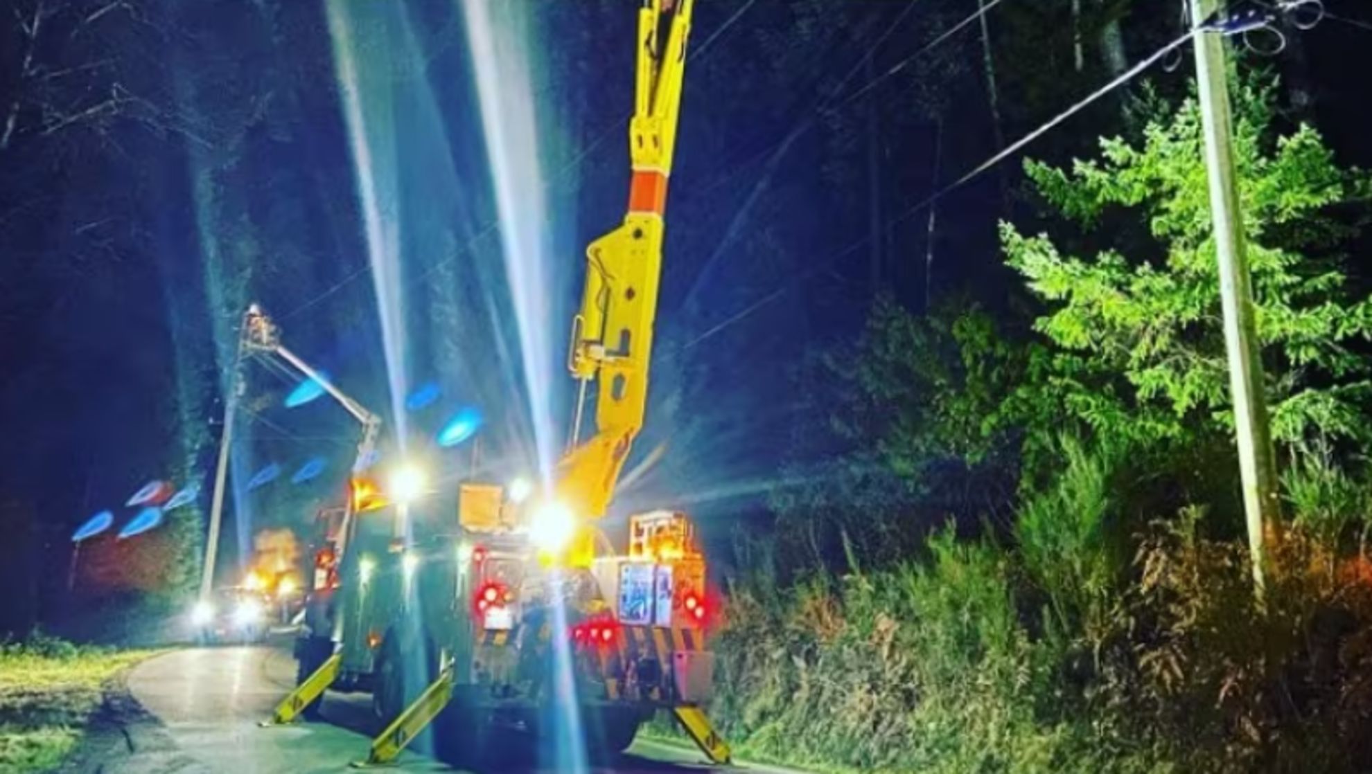 B.C. Hydro scrambles to restore power to thousands of South Coast ...