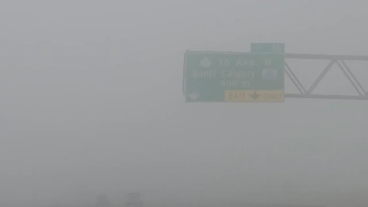 Heavy Calgary fog/Connor O'Donovan/TWN