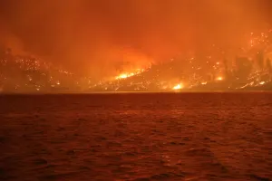 Blazing wildfires in northern California cause mass evacuations