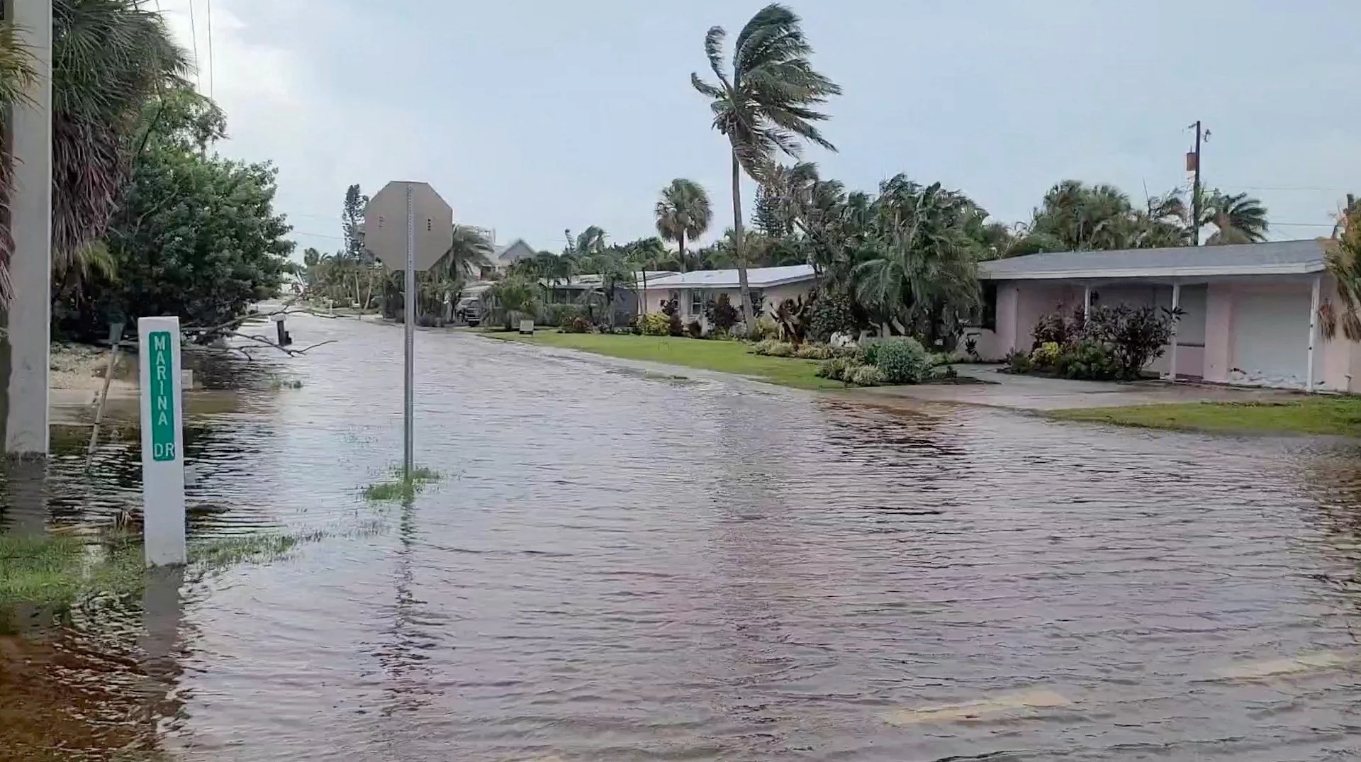 DEBBY-FLORIDA/REUTERS/Marco Bello