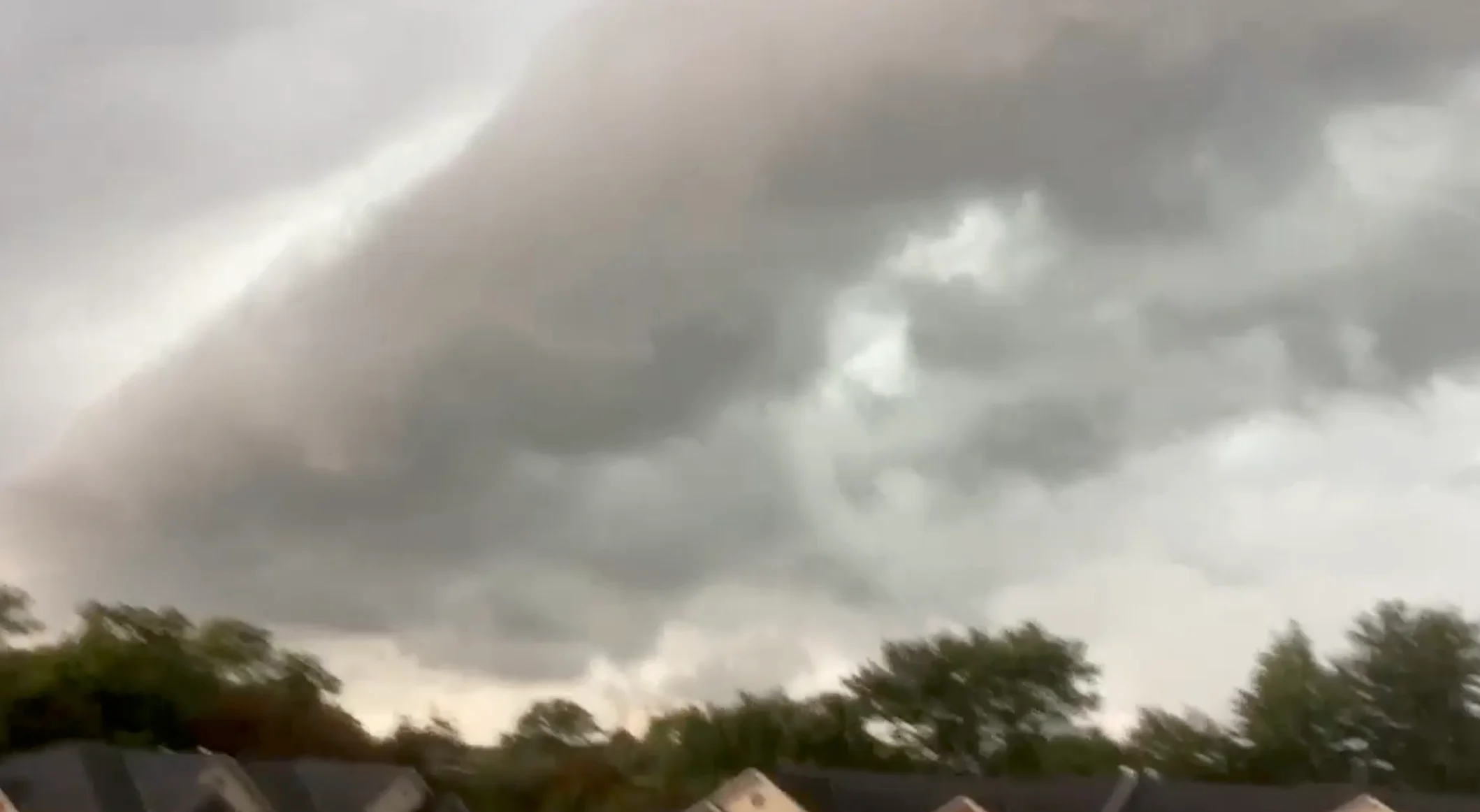 UGC/Courtesy of Jeff Taylor: Shelf cloud at YYZ at roughly 5 p.m. Sep 2, 2026. Courtesy Jeff Taylor