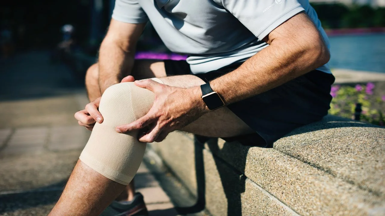 Y'a-t-il un lien entre douleur articulaire et humidité ?