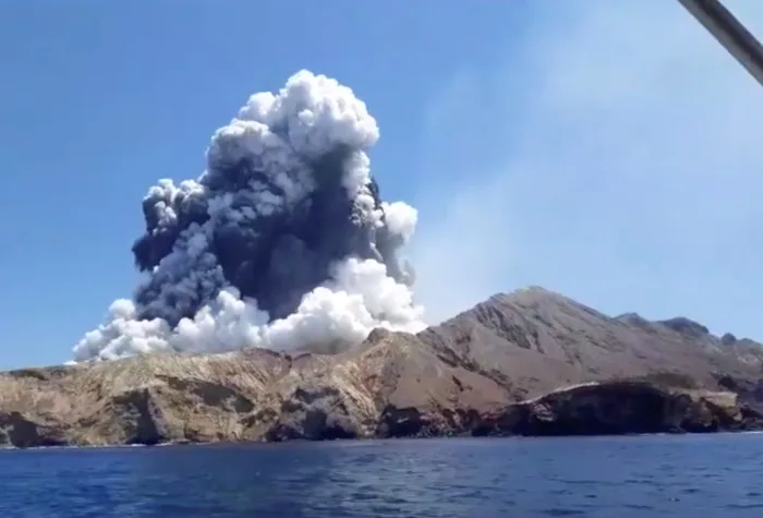 Éruption volcanique meurtrière, les autorités craignent le pire