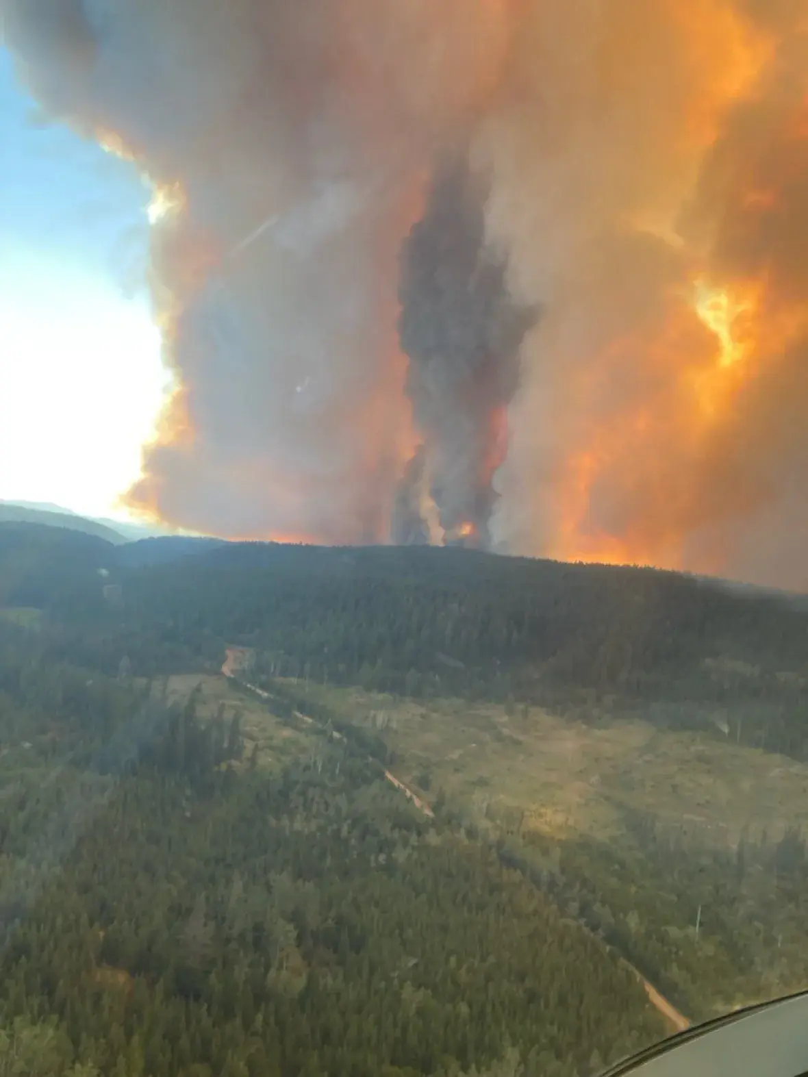 B.C. warns against visiting areas under wildfire alerts, as 250+ fires burn