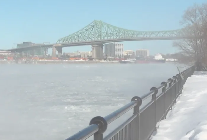 Le Saint-Laurent « fume » : images et explications ici