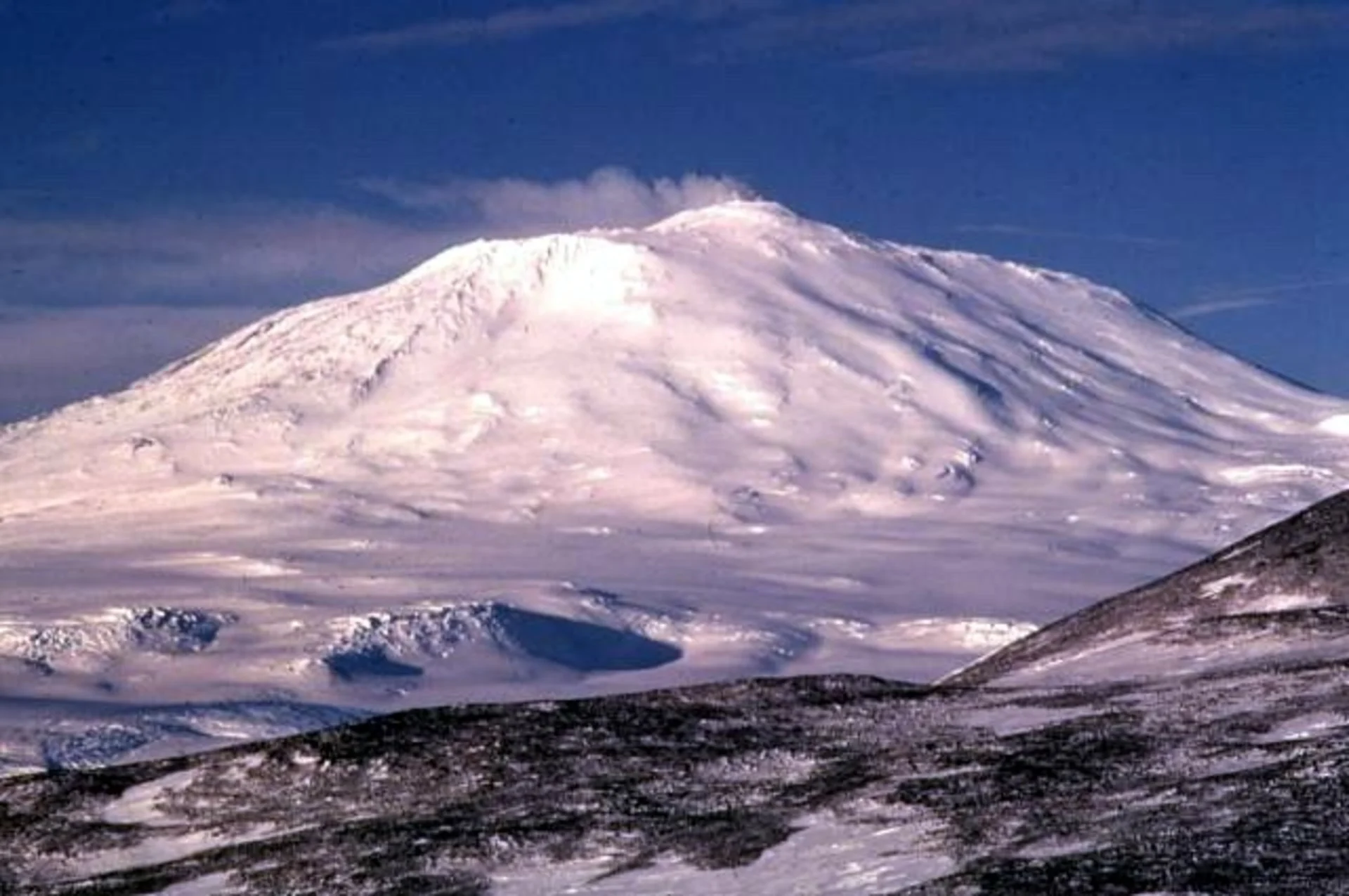 Metallic rain: Volcano spews thousands of dollars worth of gold daily