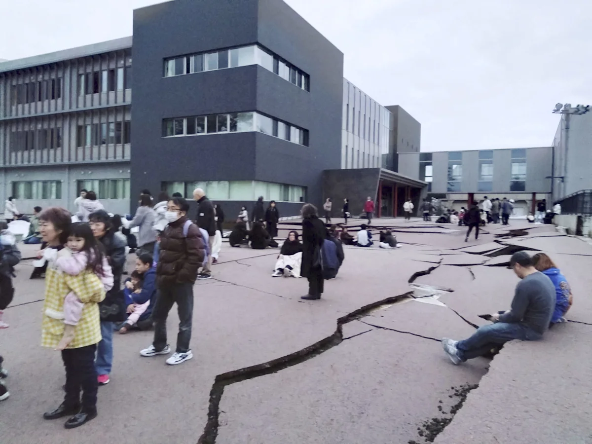 Japan earthquake Powerful quake rocks Japan, nearly 100,000 residents ordered to ...