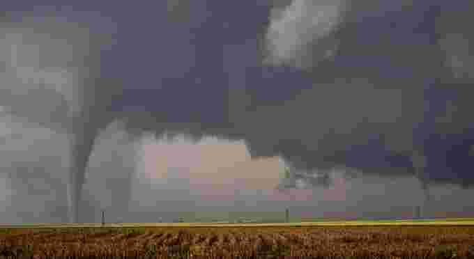 The Weather Network - Must See: Up Close And Personal With Twin Tornadoes