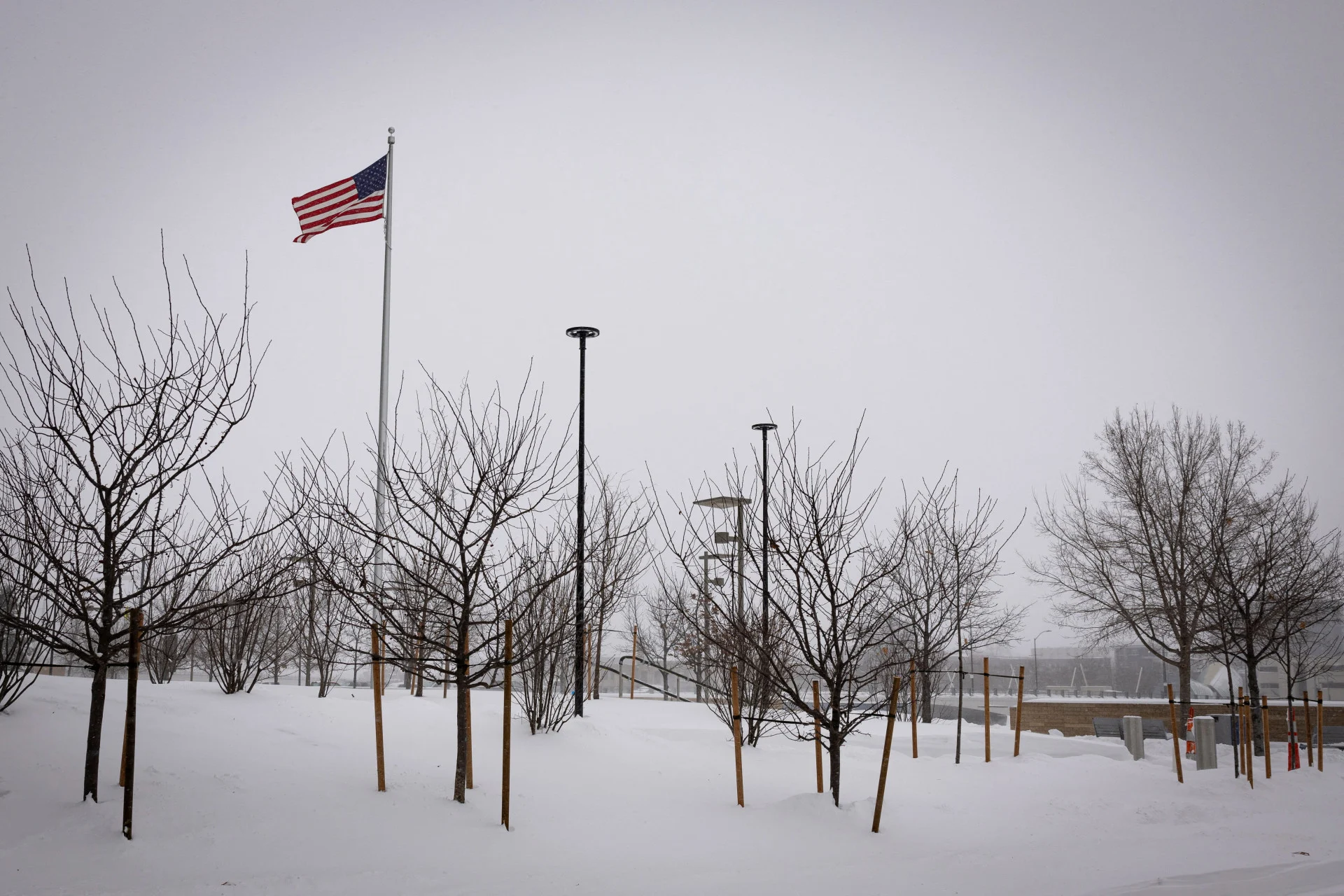 Arctic cold envelops U.S. during holiday weekend