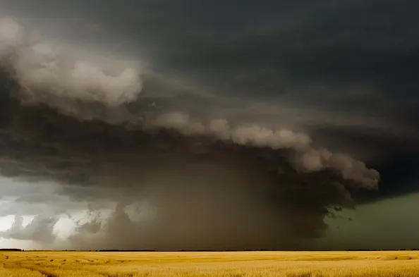 Getty Images: Derecho - USA - Kansas - Deadly Derecho strikes Link: https://www.gettyimages.ca/detail/news-photo/deadly-derecho-strikes-central-kansas-news-photo/595068428?adppopup=true