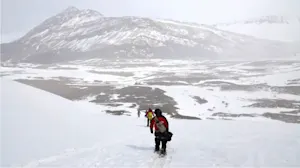 One man dead after falling into glacier crevasse in Jasper National Park