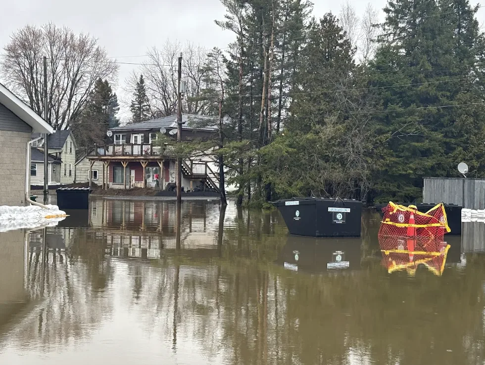 Floodwaters in Minden Hills, Ont., on April 17, 2026 (Victoria Fenn Alvarado/TWN)