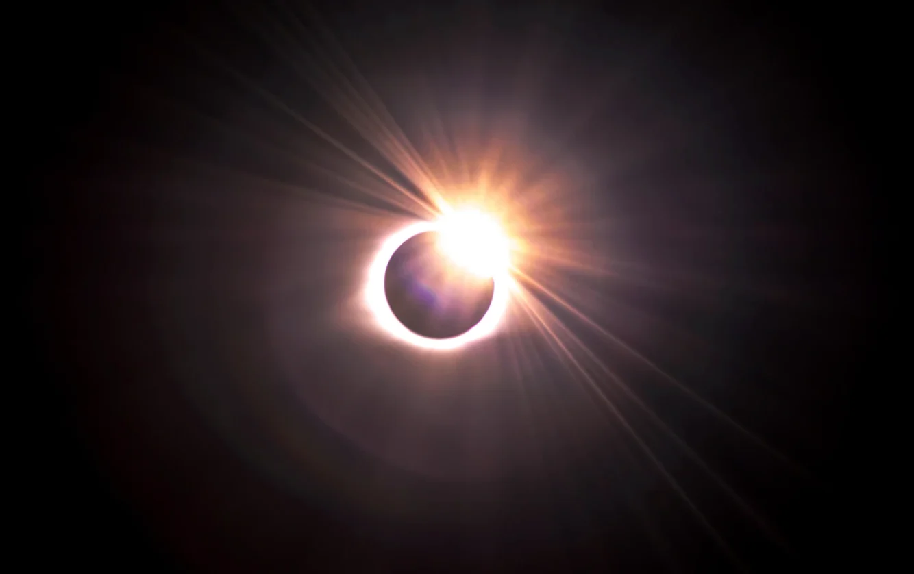 Unsplash, Solar eclipse. Source:  Justin Dickey. Link: https://unsplash.com/photos/PH-kgbHTjgU