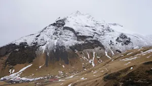 Freezing levels can determine whether you get rain or snow. See the invisible line, here