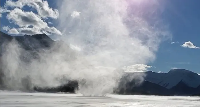 Phénomène hivernal méconnu: les « tornades de neige »