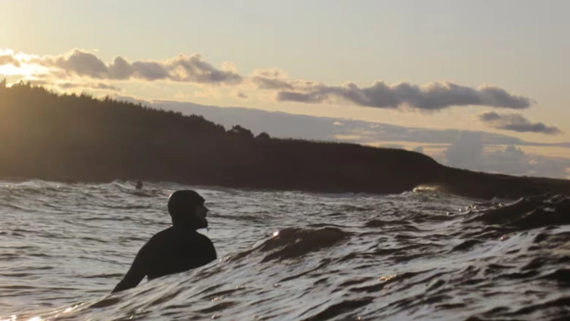 Strong winds, little ice make for 'remarkable' P.E.I. winter surf season
