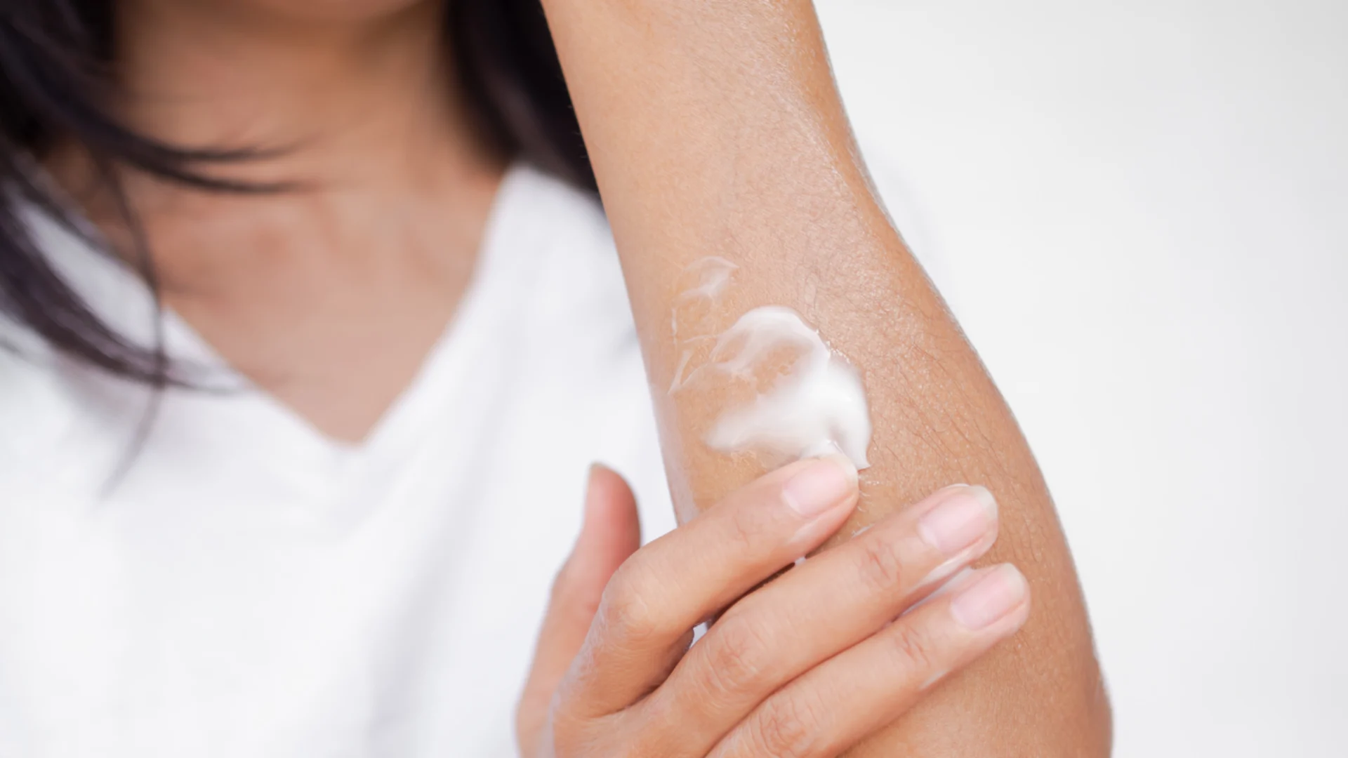 Dry, cracking skin no more: Dermatologist’s winter skincare tips