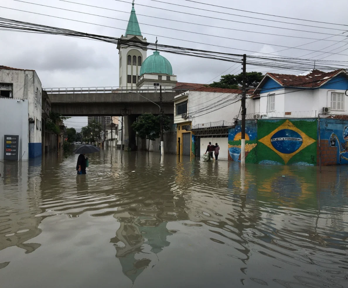   Flooding in Greater São Paulo after the Tiete and Pinheiros rivers broke their banks. Photo: Paulo Pinto/Fotos Publicas