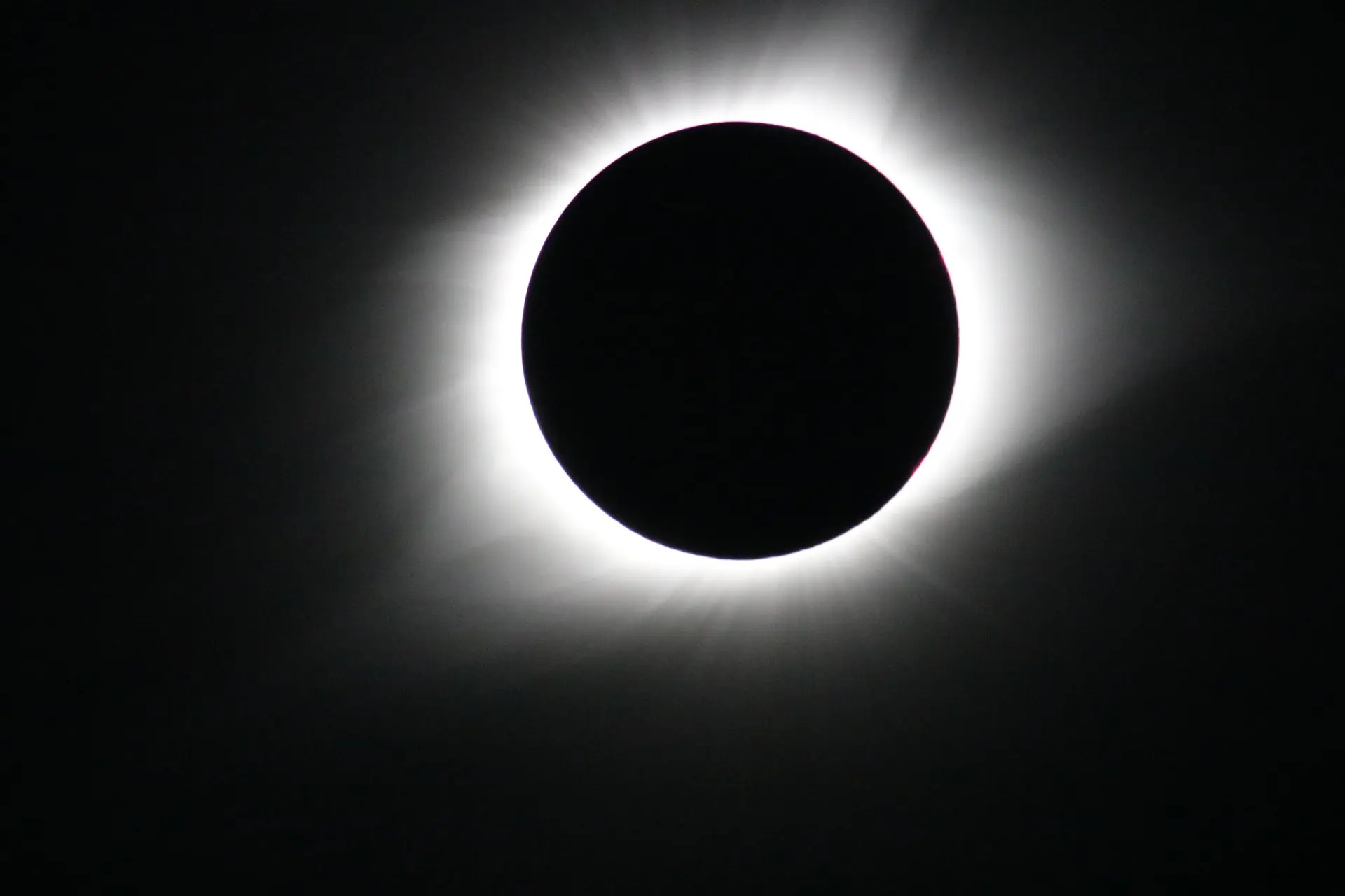 Mythes et réalités sur les éclipses solaires 
