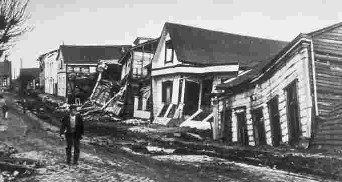Valdivia quake Pierre St. Amand Wikimedia