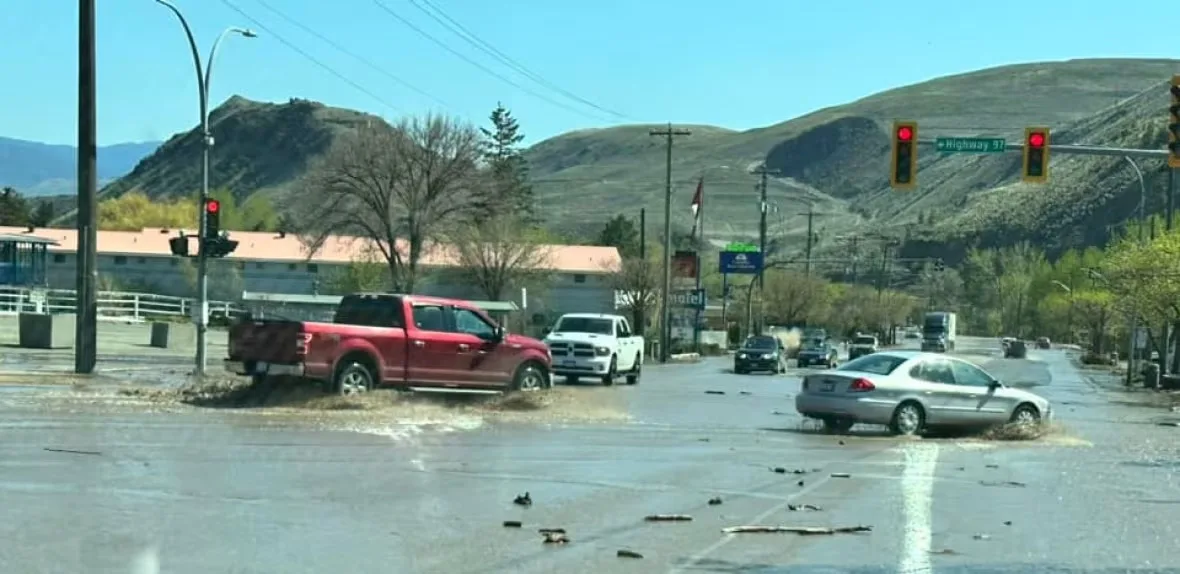 cache-creek-flood-2023/Sheila Olson/Facebook via CBC